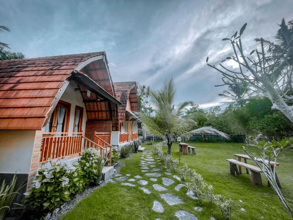 Mertha Sari Resto & Bungalow Klungkung エクステリア 写真